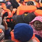 Un grupo de niños rescatados por los barcos de Proactiva Open Arms en el Mediterráneo.-PROACTIVA