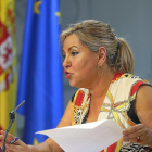 La vicepresidenta, Rosa Valdeón, durante la rueda de prensa tras la reunión del Consejo de Gobierno.-ICAL
