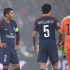 Decepción y desencanto en los rostros de los jugadores del PSG, tras ser eliminados por el Real Madrid de la Champions.-AFP / FRANCK FIFE