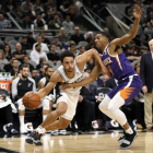 Bryn Forbes hizo doble-doble de 24 puntos y 11 rebotes.-EFE
