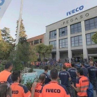 Concentración de trabajadores de Iveco tras el suicidio de su compañera.-EUROPAPRESS / UGT