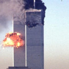 Un avión de pasajeros hace impacto en una de las torres del World Trade Center.-SETH MCALLISTER / AFP