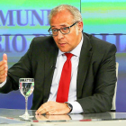 José Antonio Martínez Bermejo durante ‘La Quinta Esquina’, programa emitido en La 8 de Valladolid.-J.M.LOSTAU