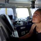 La capitana del Sea Watch 3, Carola Rackete, a bordo de la nave.-TILL M. EVANS (SEA WATCH)