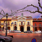 Fachada del Ayuntamiento, en la Plaza Mayor de Simancas.