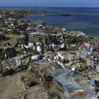 Vista aérea de la destrucción provocada por el huracán Matthew en Jeremie, a 188 kilómetros al oeste de Puerto Príncipe, el 10 de octubre.-AFP / NICOLAS GARCIA