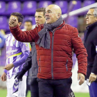 Luis César celebra uno de los goles del Real Valladolid ante el Lorca.-J.M. LOSTAU