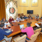 Un momento de la reunión del consejo de Auvasa, en la que se aprobó la nueva partida para la renovación de la flota de autobuses.-ICAL