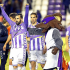 El trabajado triunfo contra el Rayo sirvió par romper un gafe y también para que la plantilla reciba un premio en forma de dos días de descanso. Hasta mañana no volverán a los entrenamientos en una sesión vespertina, a partir de las 16 horas.-J.M.LOSTAU