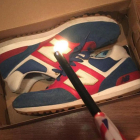 Protesta contra las New Balance por supuesto apoyo a Trump.-