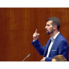 Luis Tudanca, ayer en un momento de su intervención en el Pleno.-ICAL