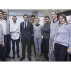 Javier Casero, en el centro, con el equipo de trabajo que ha participado en la creación y desarrollo de CheckingPlan.-RAÚL OCHOA