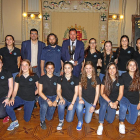 Las Panteras, con el alcalde y el concejal de Deportes.-J. M. LOSTAU