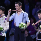 Javier Fernandez, con la medalla de oro.-AFP / MADDIE MEYER