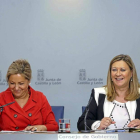 La vicepresidenta, Rosa Valdeón, y la consejera de Hacienda, Pilar del Olmo, ayer, tras el Consejo.-Ical