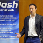 El representante de Dash Spain presenta la criptomoneda Dash.-ICAL