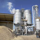 Visita a la planta de fabricación de combustibles de biomasa Naturpellet ayer, en la localidad segoviana de Sanchonuño.-ICAL