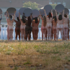 Homenaje a la Madre Naturaleza de Tunick en Cleveland, horas antes de la convención republicana en la ciudad.-ADREES LATIF / REUTERS