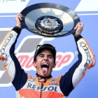 Marc Márquez (Honda) celebra a gritos su victoria en Australia.-EFE / JOE CASTRO