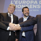 De izquierda a derecha, el finlandés Olli Kotro, el alemán Meuthen, el italiano  Matteo Salvini y el danés Anders VIstisen.-AP (LUCA BRUNO)