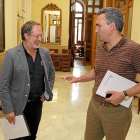 Manuel Saravia y Javier Izquierdo a la salida de una Junta de Portavoces del Ayuntamiento-Photogenic / Pablo Requejo