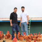 Fernando y Aitor Núñez, fundadores de la granja Páramo del Cid, concibieron su proyecto empresarial hace tres años.-PÁRAMO DEL CID