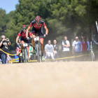 El pentacampeòn David Valero por delante de su compañero Pablo Rodríguez.-MIGUEL ÁNGEL SANTOS