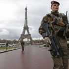 El despliegue adicional de 1.600 policías ha sido ostensible en Francia tras las matanzas de París y de Niza.-REUTERS / PHILIPPE WOJAZER
