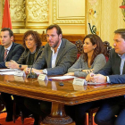Alberto Navarro, La Caixa, Romero, Puente, Lorena Hernando,  de Juventud Aleste, y Guenther  Eduardo Boelhoff, de Cáritas.-E. M.