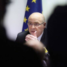 El fiscal de Marsella Brice Robin en una rueda de prensa sobre los detalles del accidente aéreo de Germanwings.-Foto: AP