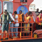 Rescatadas cuatro pateras en el mar de Alborán.-EFE