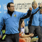 Miguel Á. Peñas, entrenador del Aula Cultural-J.M. Lostau
