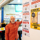 Luis Vázquez de Prada, lotero de la administración La Rana de Oro del centro comercial Río Shopping de Valladolid - PHOTOGENIC