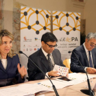 La consejera de Cultura y Turismo, Alicia García y el embajador de India en España, Vikram Misri-Ical