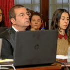 Triana Martínez, Montserrat González y Raquel Gago, durante el juicio-J. CASARES (POOL)