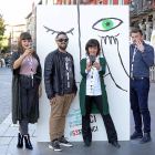 Marta Álvarez, Roberto Romero, Esther Pérez-Atam y Marcelo Santamaría posan con el cartel de Seminci.-SEMINCI
