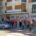 Manifestación de los sindicatos a la puerta de la sede de la Asociación de Hostelería.-EL MUNDO