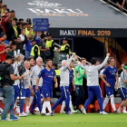 Los jugadores del Chelsea celebran su triunfo.-EFE / MAXIM SHIPENKOV