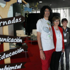 Clara Navio (2I),junto al periodista Javier Rico (I), el responsable del área de Medio Ambiente en los servicios informativos de Canal Sur, José María Montero, así como Pilar Martín, experta en educación ambiental en Castilla y León-Ical