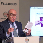 El presidente de la Diputación de Valladolid, Jesús Julio Carnero, durante la presentación del programa de Fitur.-ICAL
