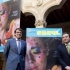 El director de Políticas Culturales, José Ramón Alonso, y el alcalde de Salamanca, Alfonso Fernández Mañueco junto al cartel del festival-Ical
