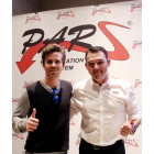Nico Terol y David Martínez en la presentación del traje para motociclistas.-J. L. CABRERO