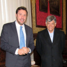 El alcalde de Valladolid, Óscar Puente, recibe al embajador de Ecuador en España, Miguel Calahorrano-Ical