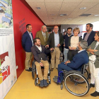 Jesús Julio Carnero, Isabel García Tejerina y José Ángel Alonso en su visita a Aspaym.-ICAL