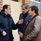 El presidente de la Diputación de Valladolid, Conrado Íscar, durante la visita a las instalaciones de la Asociación de Familiares de Enfermos de Alzheimer. - E.M.