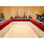La Plataforma por la Escuela Pública y el Foro de la Educación se reúne en las Cortes de Castilla con representantes de los diferentes grupos políticos para trasladarles sus reivindicaciones-ICAL