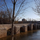 El puente de La Vid une desde 1622 Langa y Vadocondes.-L. VELÁZQUEZ