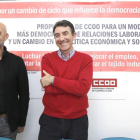 El secretario general de CCOO de Castilla y León, Ángel Hernández, presenta el "Documento de Propuestas de CCOO para un Modelo más democrático de relaciones laborales y un cambio en la Política Económica y Social". En la imagen junto al secretario provinc-Ical