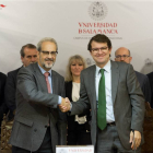 El alcalde de Salamanca, Alfonso Fernández Mañueco, y el rector de la Universidad, Daniel Hernández Ruipérez, firman tres convenios de colaboración-Ical