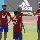 Jugadores de La Roja en uno de los entrenos.-PACO CAMPOS